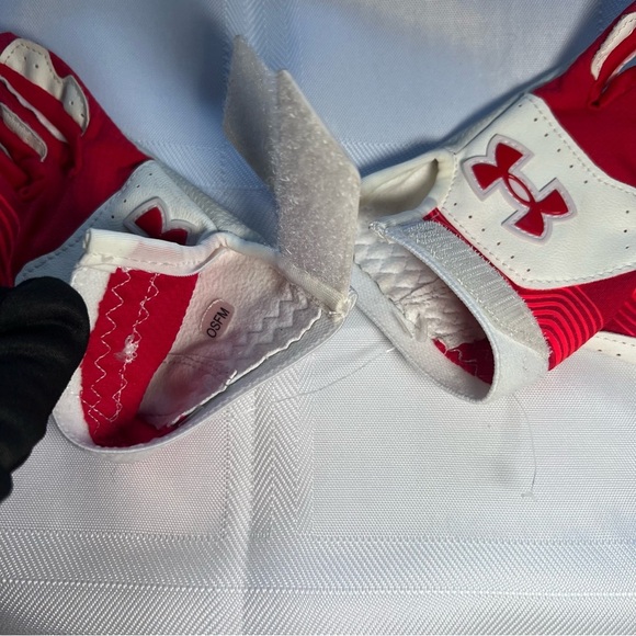 ***NWOT*** Under Armour Clean Up Batting Gloves Red & Gray - Picture 4 of 8